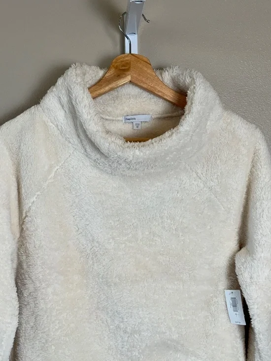 GAP Body Sherpa Mock-Neck Popover Kangaroo Pocket Sweatshirt - Picture 2 of 16